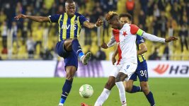 fenerbahce-slavia-praga-evinde-boyun-egdi-225931-20220217.jpg