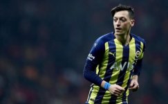 mesut_ozil_size_69e4e_800-1641830688.jpg